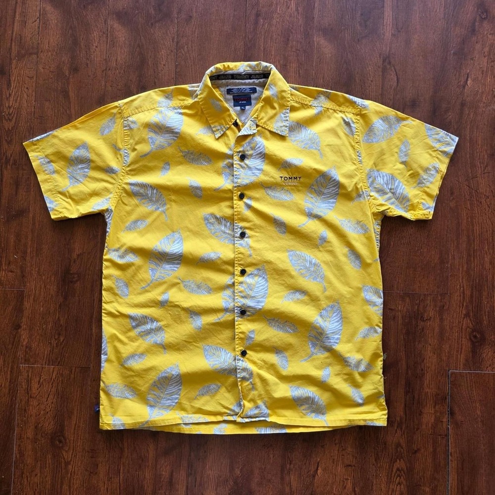 Vintage tommy hilfiger hawiian shirt yellow and gray tropical leaf size M